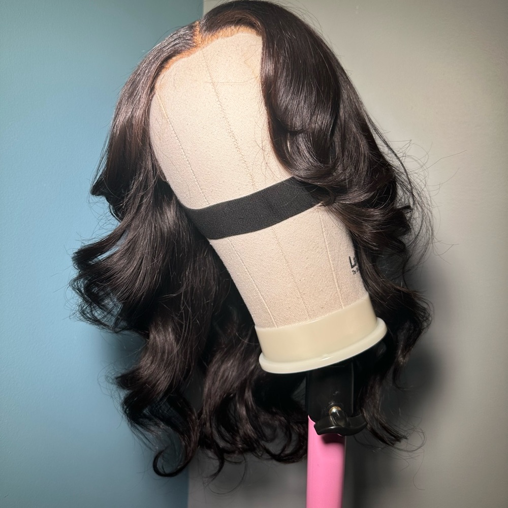 Luxurious Brown Wavy Hair Wig